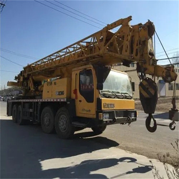 坡心镇哪里有专业吊车出租